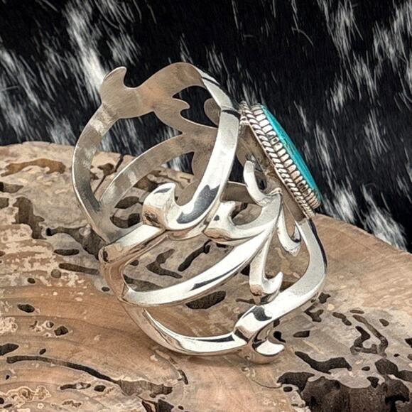 1990s Native American NAVAJO Sandcast Silver & Mine No 8 Turquoise Cuff Bracelet - Picture 3 of 6